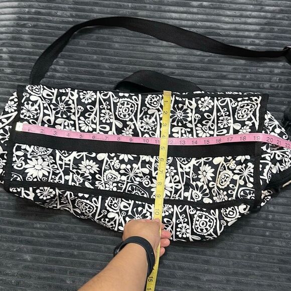 LeSportsac Large Floral Black And White Duffle Bag - Picture 5 of 10